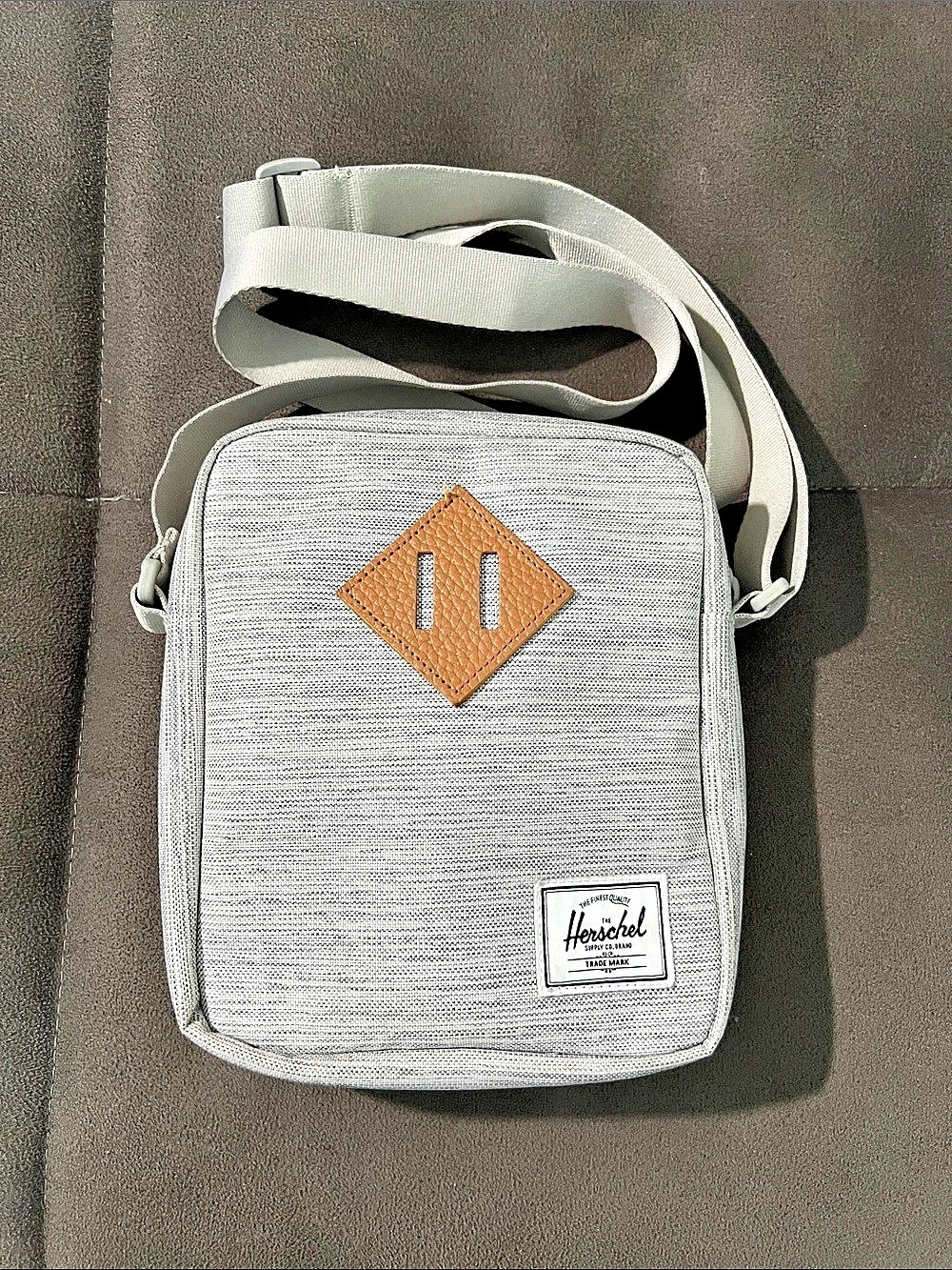 Herschel Retreat Crossbody Gray Crossbody Bag
